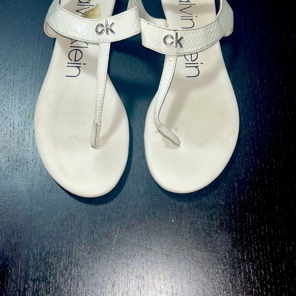 used sandals in good condition - Picture 6 of 6